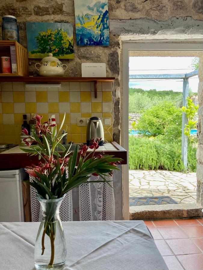 Lovrini Dvori Apartman Brusici Kültér fotó
